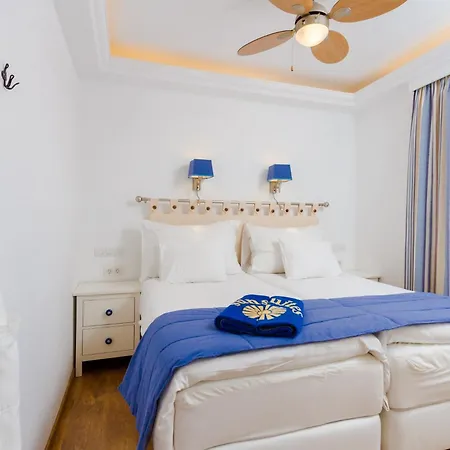 Sunsuites Collection - Flores